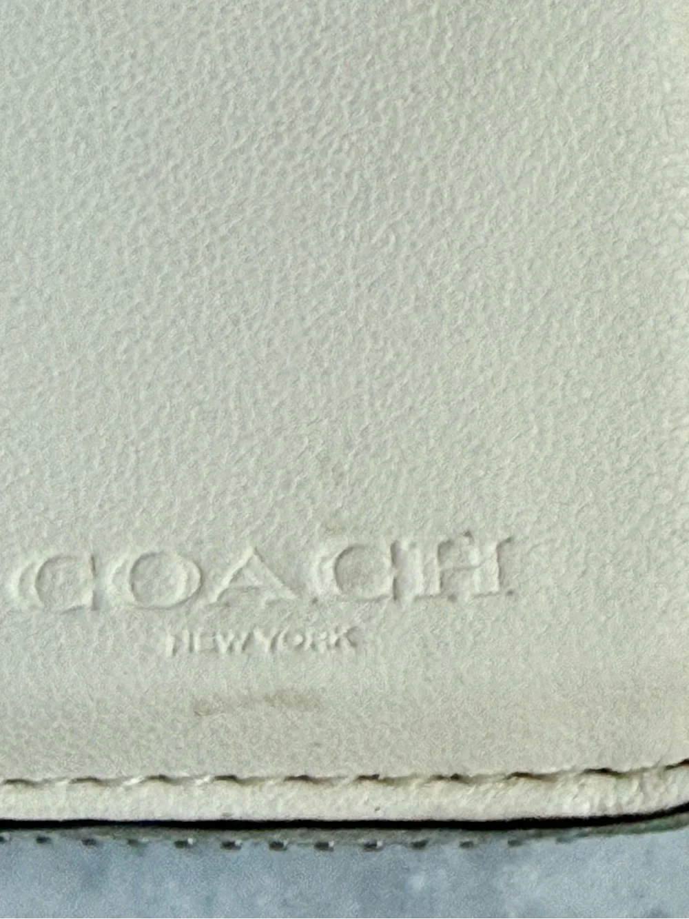 COACH Strawberry Billfold Wallet Chalk Multi Pebbled Leather CT908